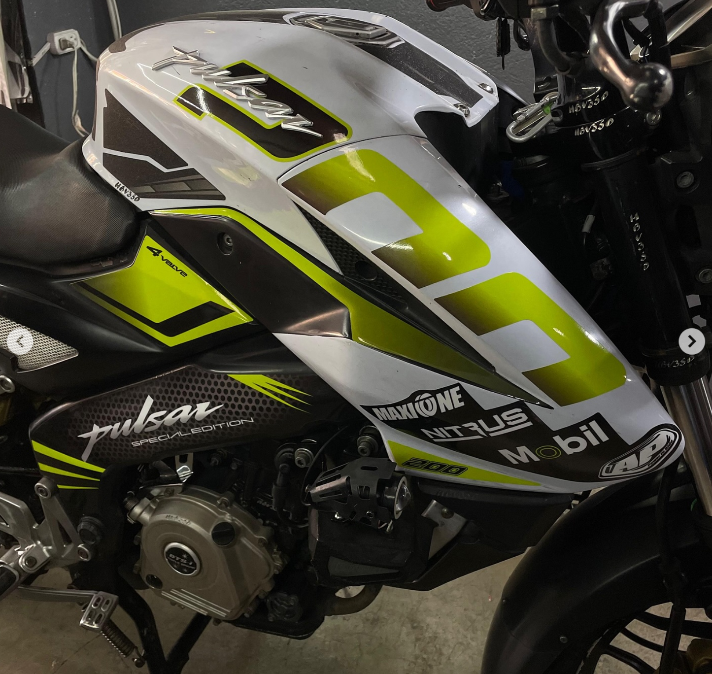 CALCAS PULSAR NS 200