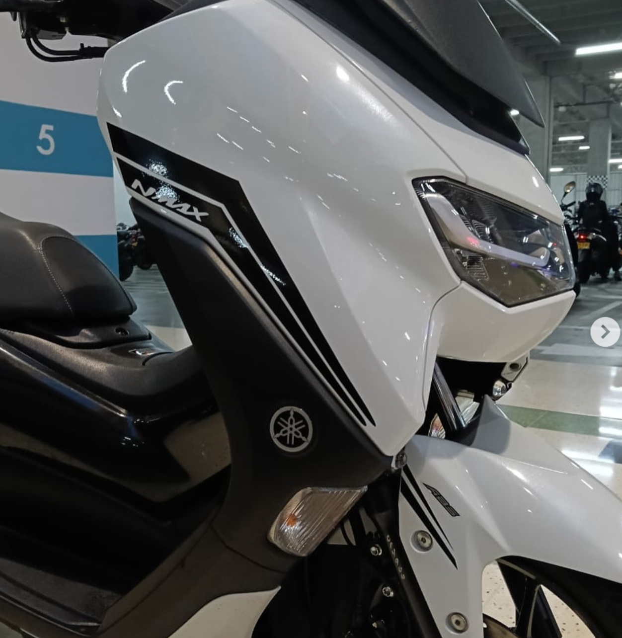 CALCAS NMAX REF 001 MOTO OSCURA