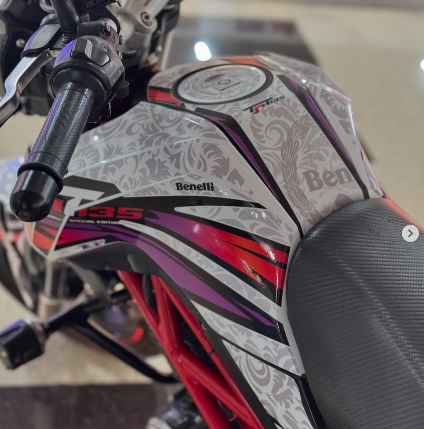 KIT PERSONALIZADO BENELLI 135 MOTO BLANCA