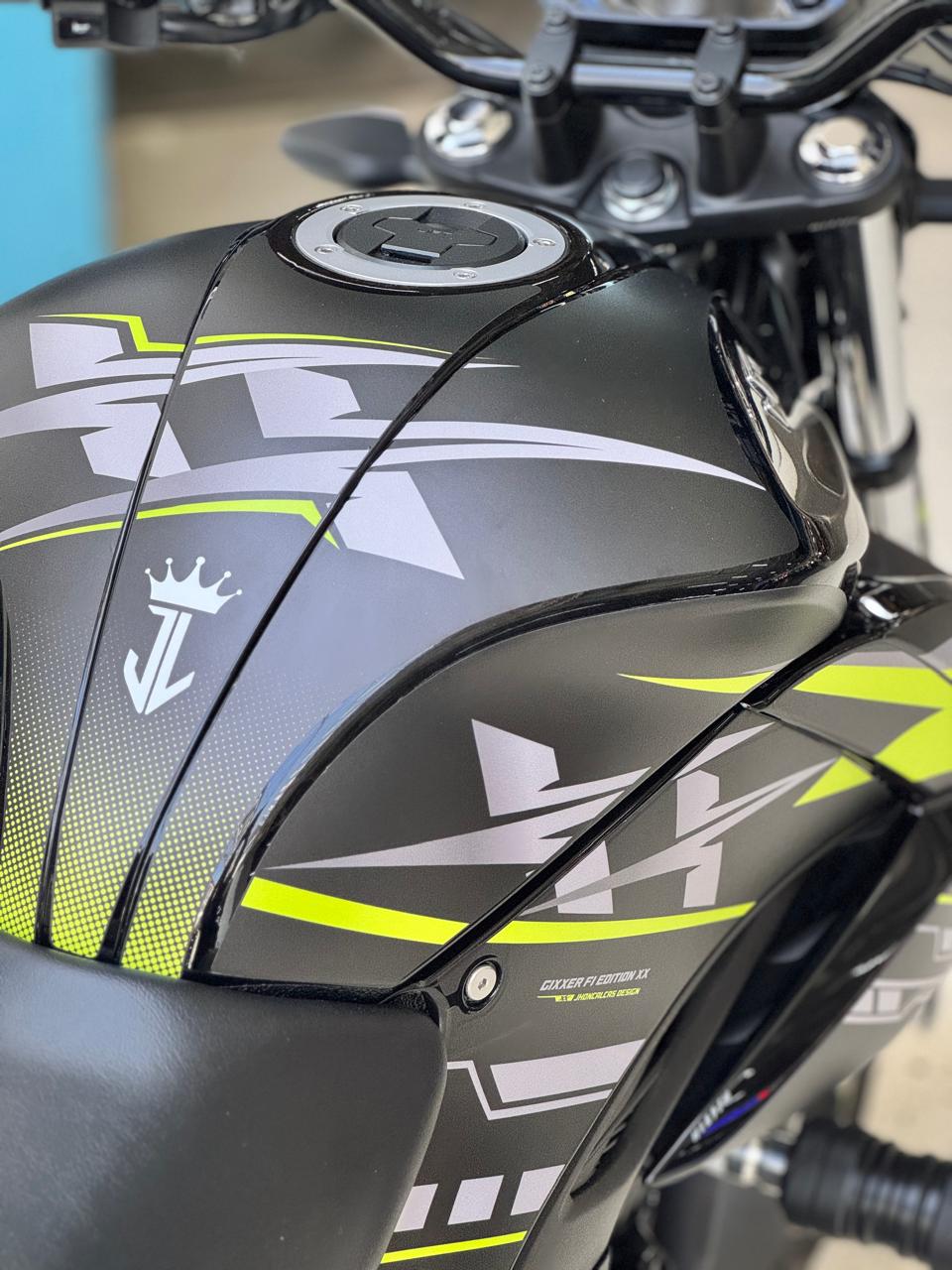 CALCAS GIXXER 150-250 PERSONALIZADO REF 004