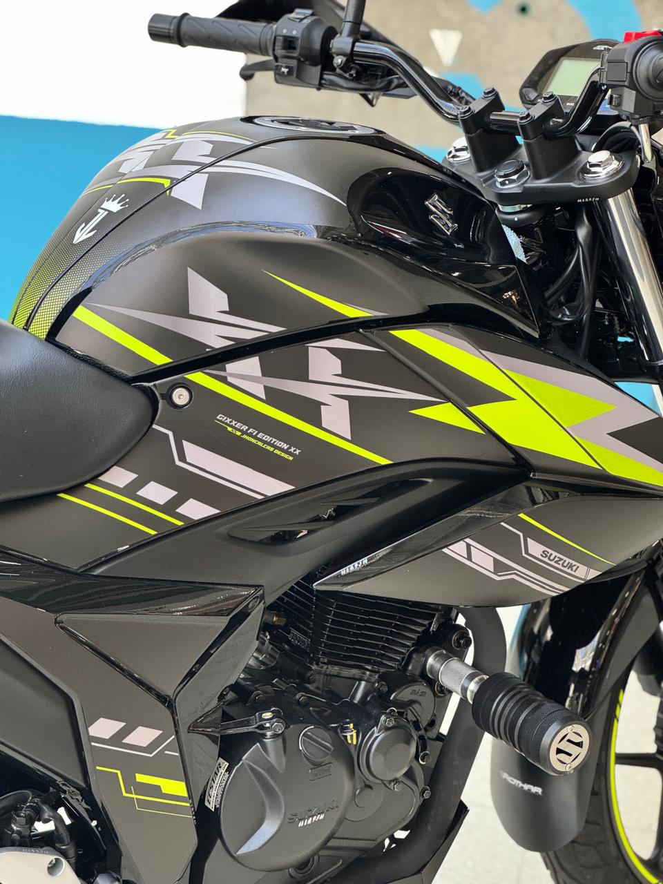 CALCAS GIXXER 150-250 PERSONALIZADO REF 004