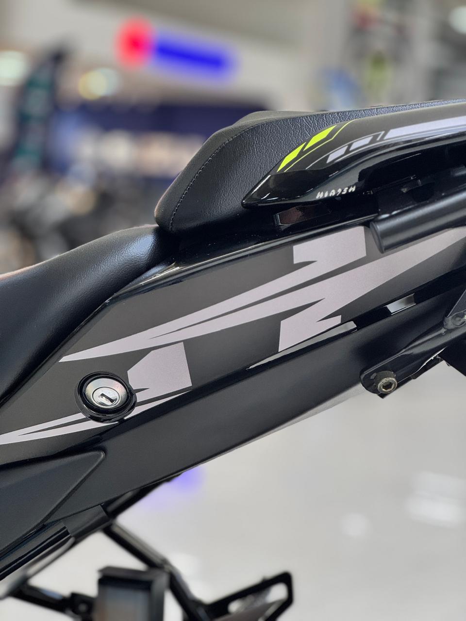 CALCAS GIXXER 150-250 PERSONALIZADO REF 004