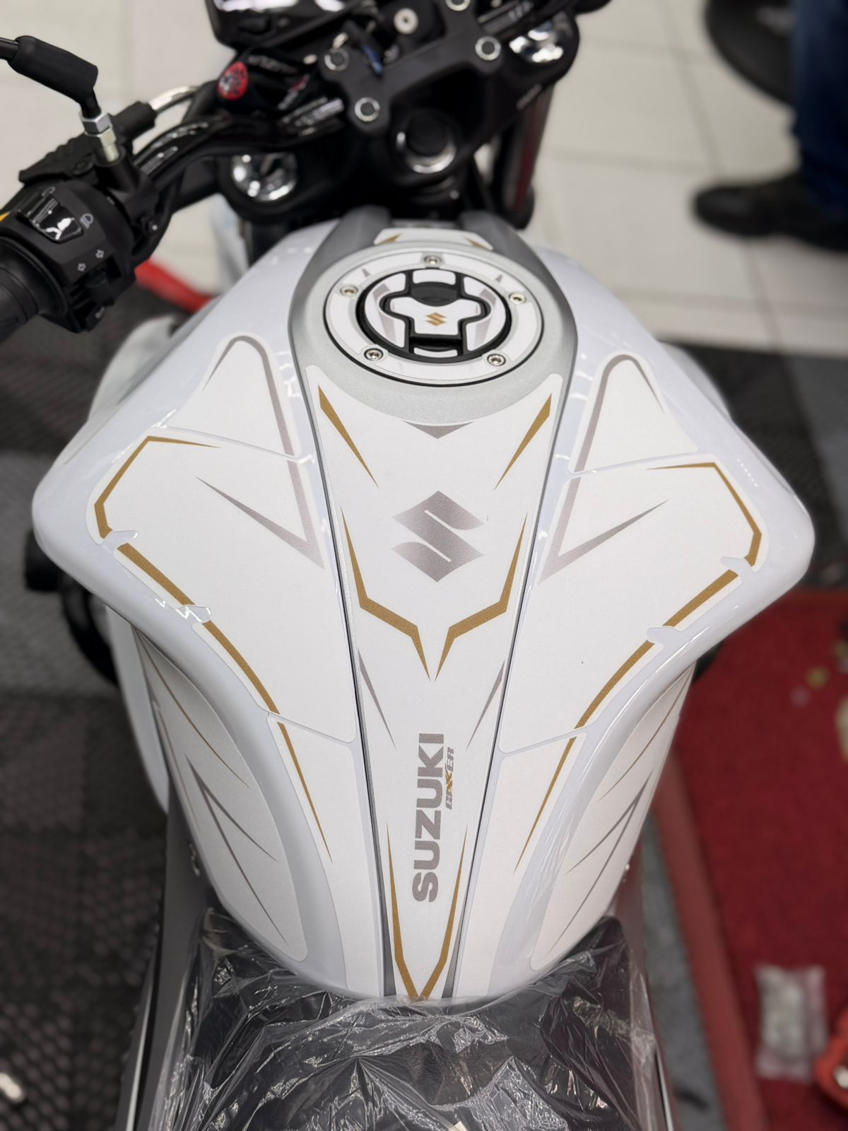 PROTECTOR GIXXER MOTO BLANCA