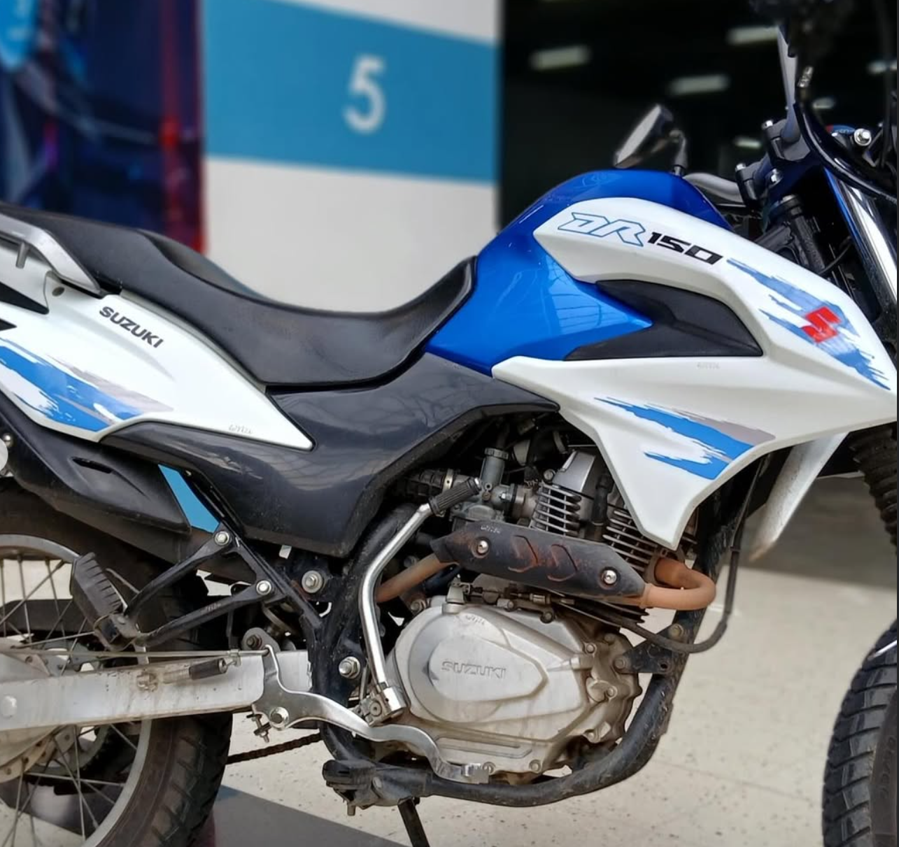 CALCAS DR 150 V1 MOTO BLANCA