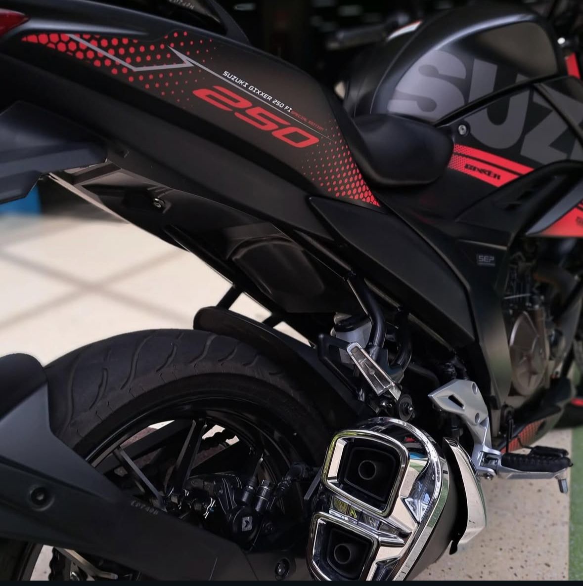 CALCAS GIXXER 250 PERSONALIZADO REF 002