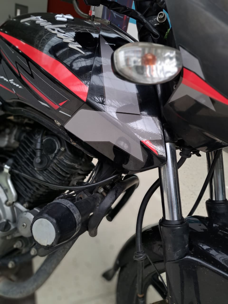 CALCAS PULSAR 180 2024