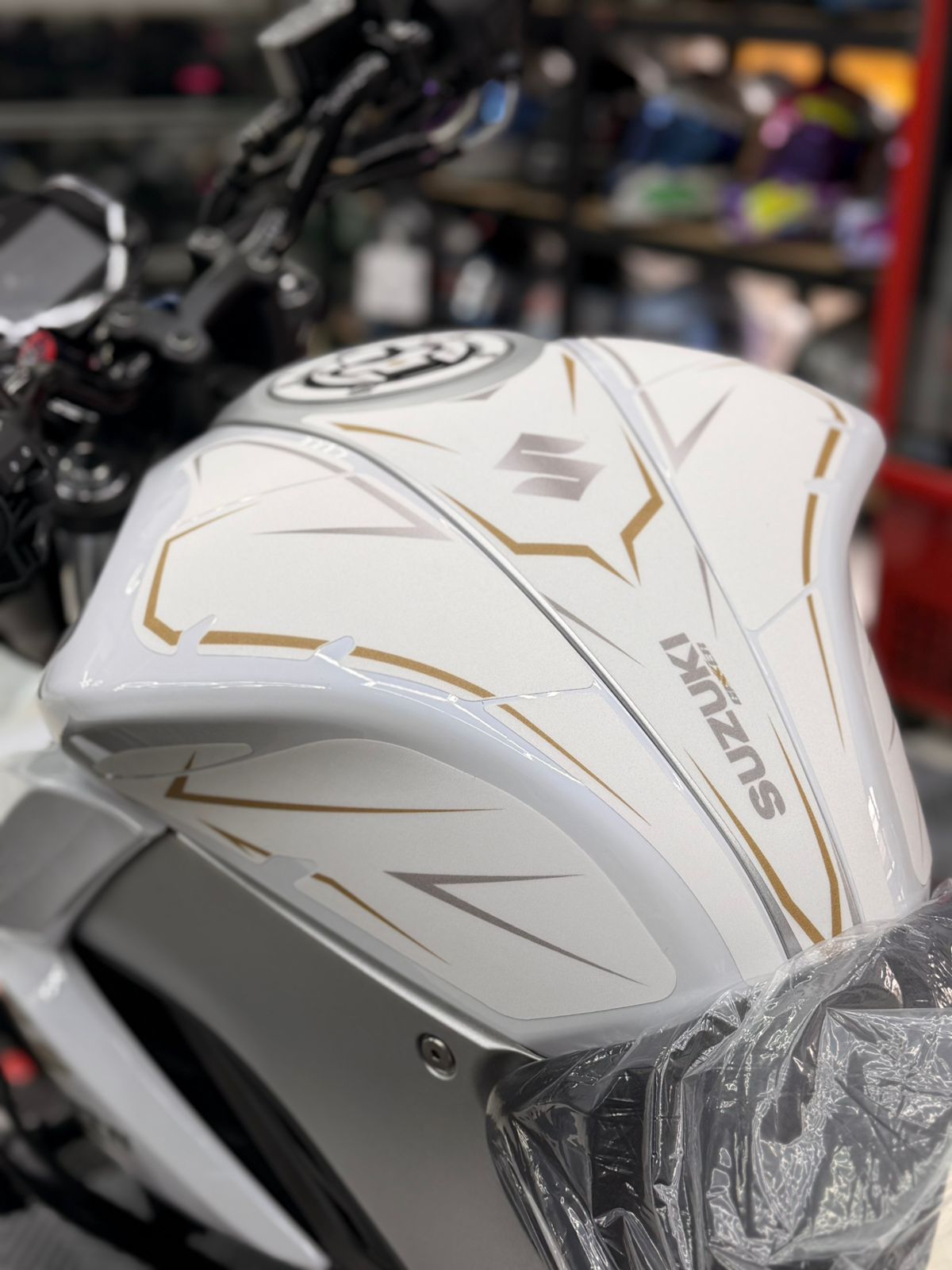 PROTECTOR GIXXER MOTO BLANCA