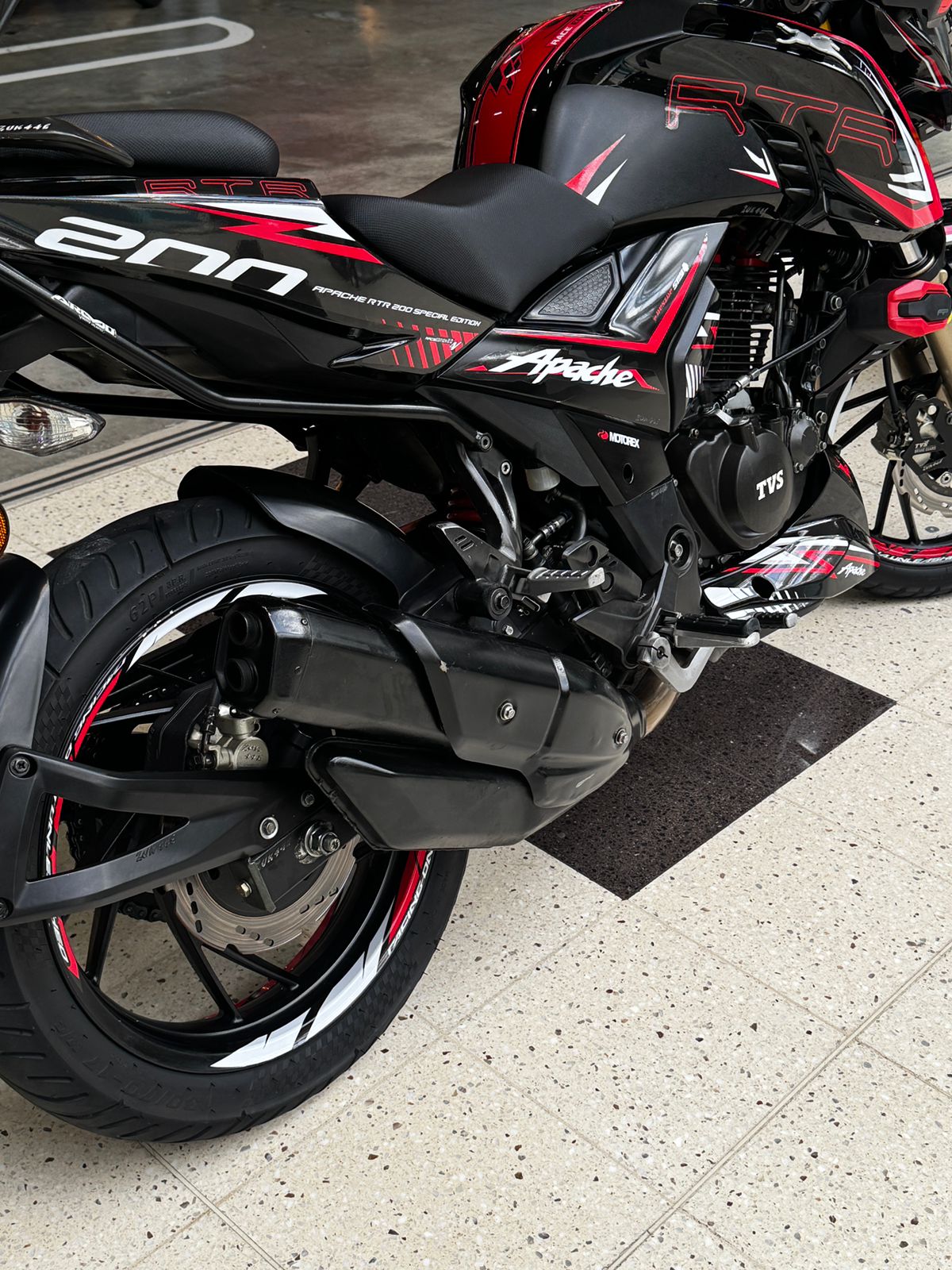 PERSONALIZADO APACHE 4V REF 002