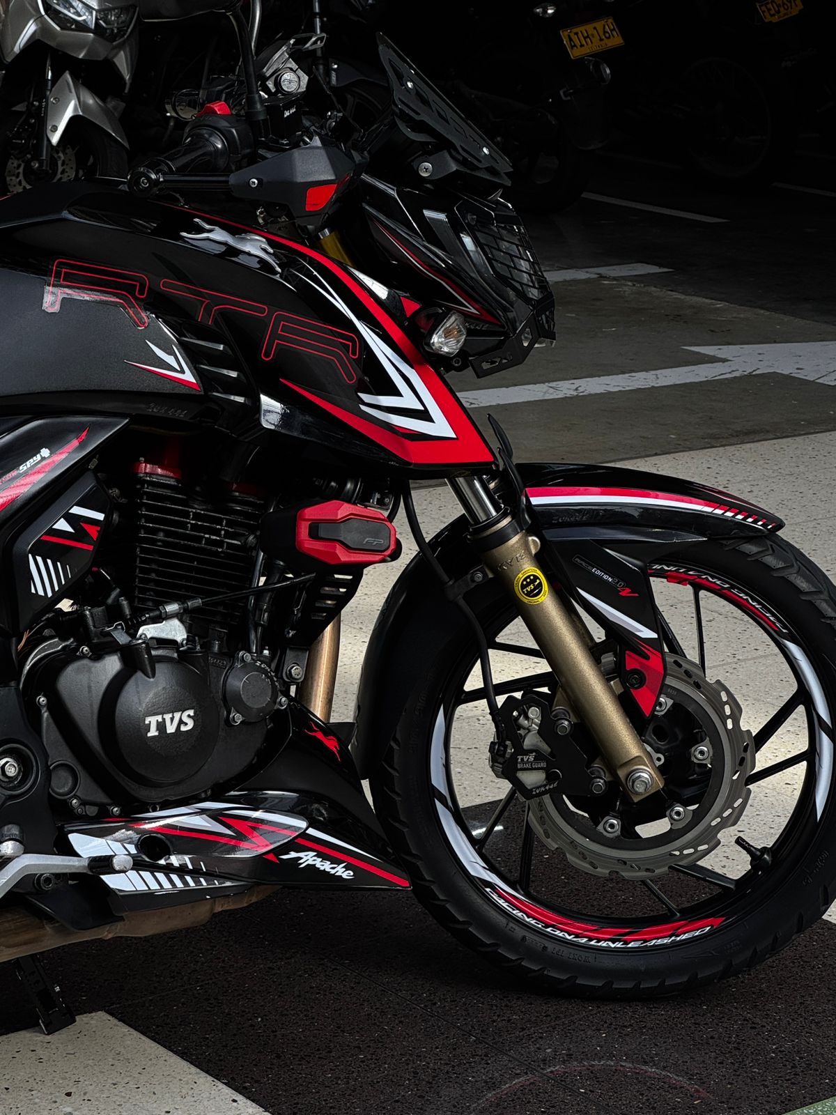 PERSONALIZADO APACHE 4V REF 002