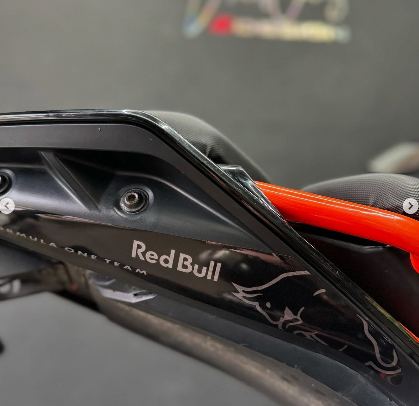  CALCAS DUKE NG RED BULL